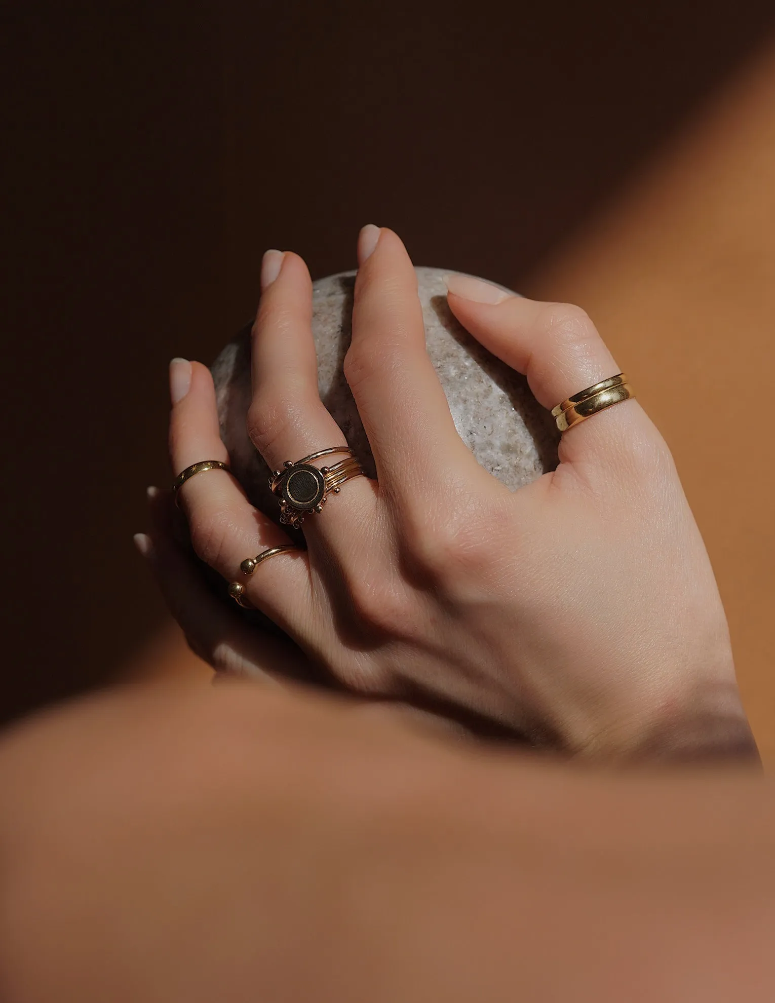 Ella knuckle-ring <br>Solid gold