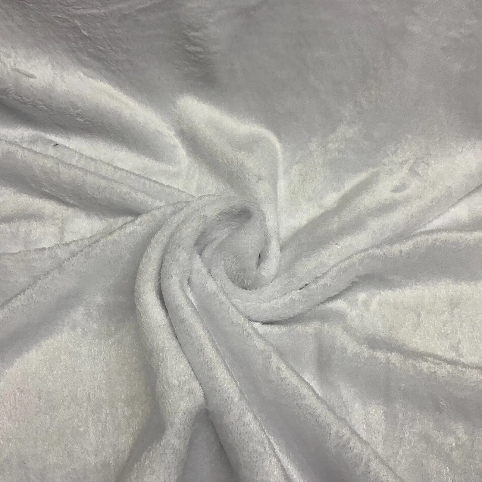 Plain Cuddle fleece ideal for gowns, scarfs, fleece, fabric  148cm M1668